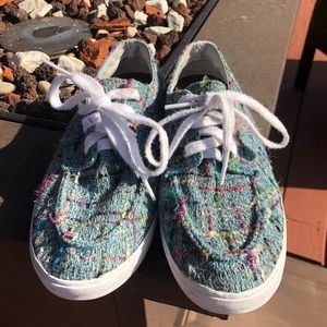 Reef boat styled sneaks